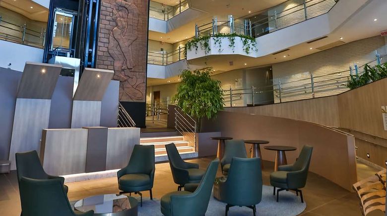 <b>Quality Hotel Blumenau Lobby</b>. Images powered by <a href="https://iceportal.shijigroup.com/" title="IcePortal" target="_blank">IcePortal</a>.