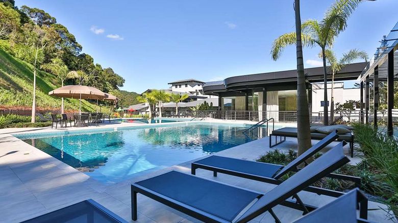 <b>Quality Hotel Blumenau Pool</b>. Images powered by <a href="https://iceportal.shijigroup.com/" title="IcePortal" target="_blank">IcePortal</a>.