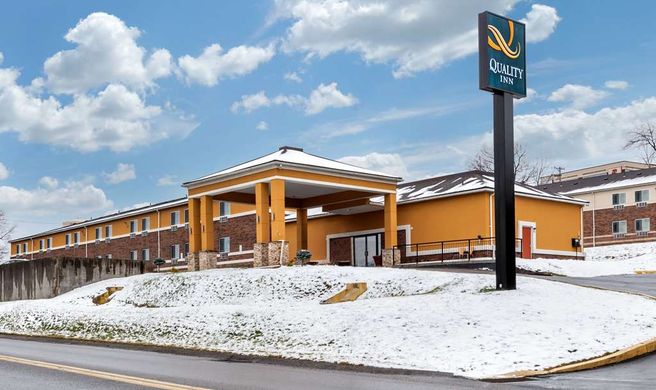Quality Inn Coraopolis Exterior
