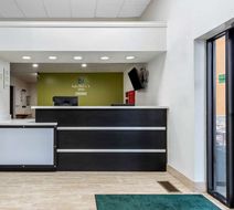 Quality Inn Coraopolis Lobby