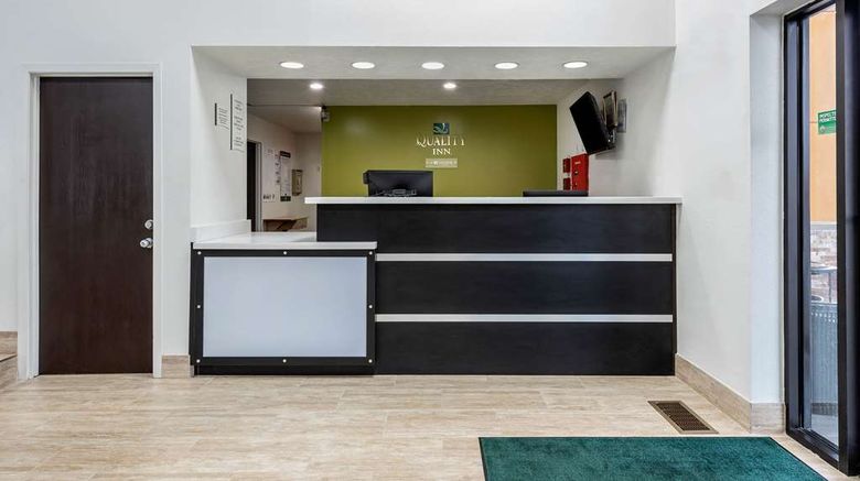 <b>Quality Inn Coraopolis Lobby</b>. Images powered by <a href="https://iceportal.shijigroup.com/" title="IcePortal" target="_blank">IcePortal</a>.