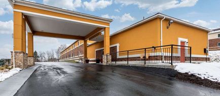 Quality Inn Coraopolis Exterior