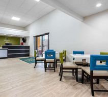 Quality Inn Coraopolis Lobby