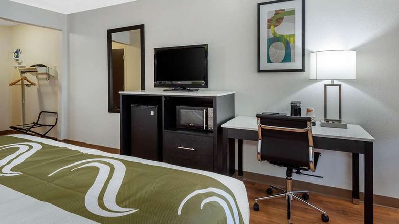 <b>Quality Inn Coraopolis Room</b>. Images powered by <a href="https://iceportal.shijigroup.com/" title="IcePortal" target="_blank">IcePortal</a>.