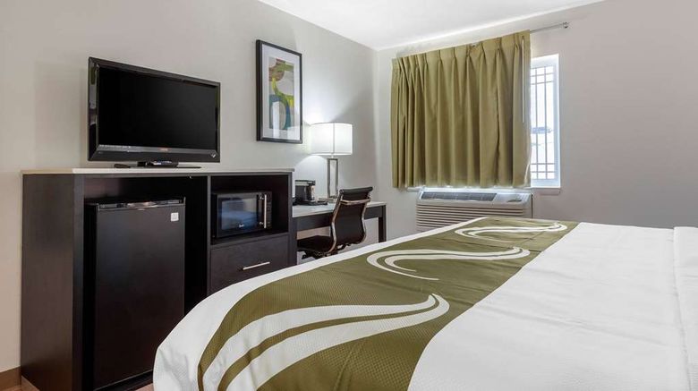 <b>Quality Inn Coraopolis Room</b>. Images powered by <a href="https://iceportal.shijigroup.com/" title="IcePortal" target="_blank">IcePortal</a>.