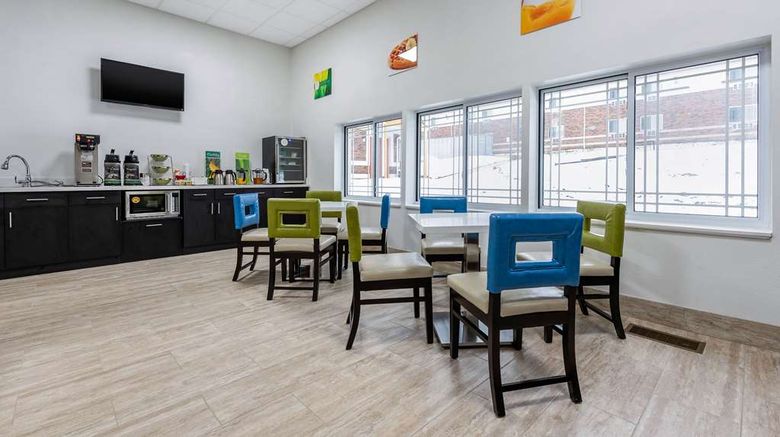 <b>Quality Inn Coraopolis Restaurant</b>. Images powered by <a href="https://iceportal.shijigroup.com/" title="IcePortal" target="_blank">IcePortal</a>.
