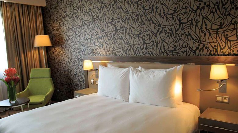 <b>Radisson Blu Abidjan Airport Room</b>. Images powered by <a href="https://iceportal.shijigroup.com/" title="IcePortal" target="_blank">IcePortal</a>.