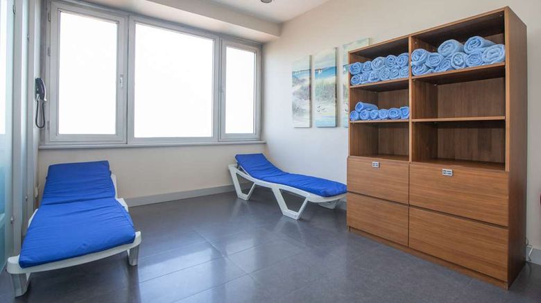 <b>Radisson Blu Hotel Ankara Health</b>. Images powered by <a href="https://iceportal.shijigroup.com/" title="IcePortal" target="_blank">IcePortal</a>.