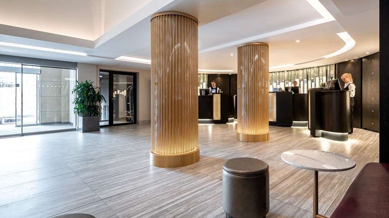 <b>Radisson Blu Hotel, Antwerp City Centre Lobby</b>. Images powered by <a href="https://iceportal.shijigroup.com/" title="IcePortal" target="_blank">IcePortal</a>.