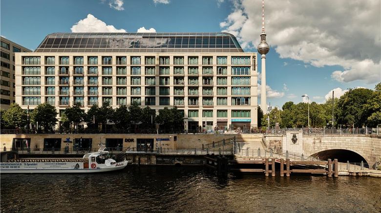 <b>Radisson Collection Hotel, Berlin Exterior</b>. Images powered by <a href="https://iceportal.shijigroup.com/" title="IcePortal" target="_blank">IcePortal</a>.