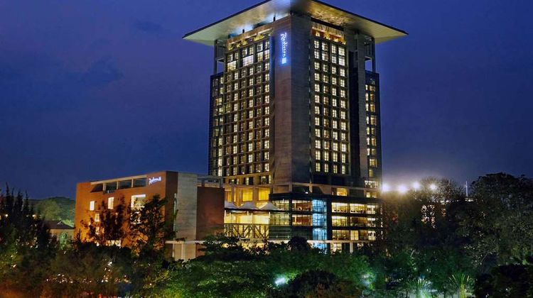 Radisson Blu Chittagong Bay View Exterior