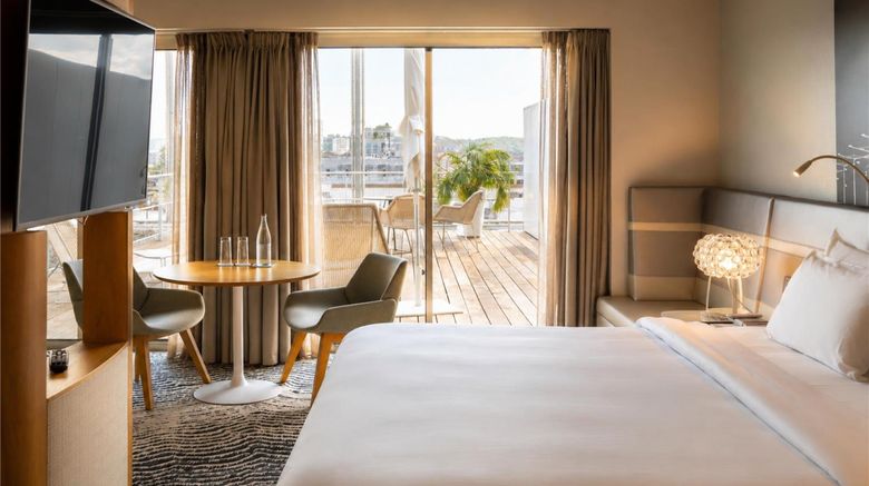 <b>Radisson Blu Hotel Bordeaux Suite</b>. Images powered by <a href="https://iceportal.shijigroup.com/" title="IcePortal" target="_blank">IcePortal</a>.