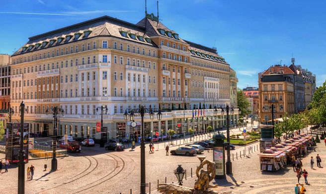 Radisson Blu Carlton Hotel Exterior
