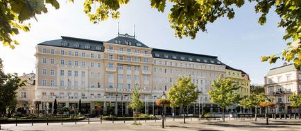 Radisson Blu Carlton Hotel Exterior