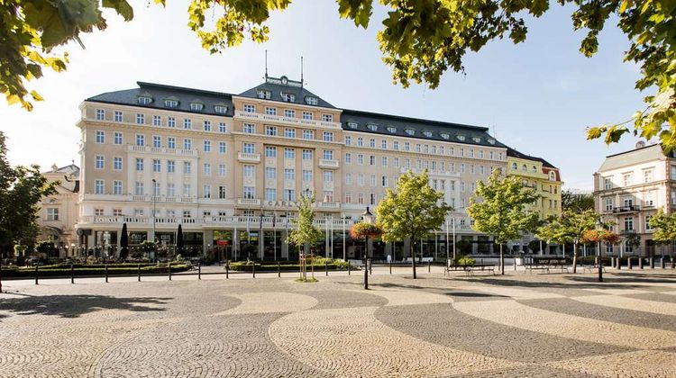 Radisson Blu Carlton Hotel Exterior