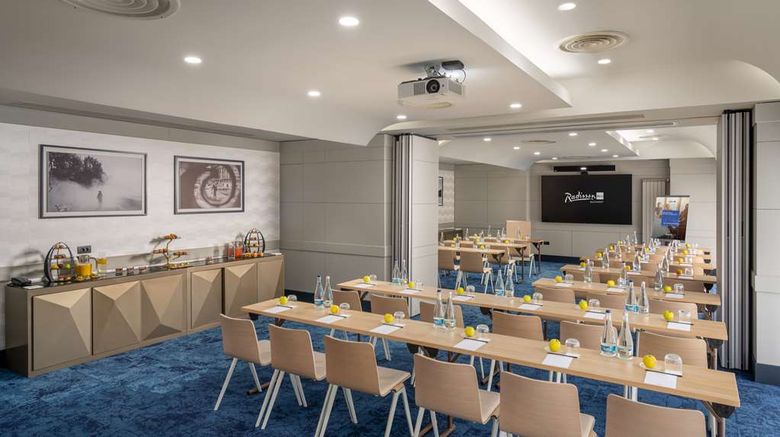 <b>Radisson Blu Hotel Bucharest Meeting</b>. Images powered by <a href="https://iceportal.shijigroup.com/" title="IcePortal" target="_blank">IcePortal</a>.