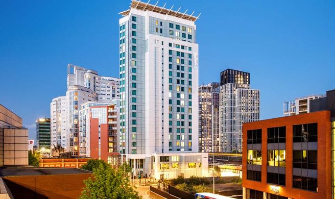 Radisson Blu Hotel, Cardiff Exterior