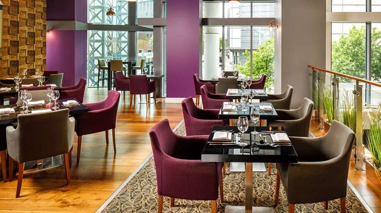 <b>Radisson Blu Hotel, Cardiff Restaurant</b>. Images powered by <a href="https://iceportal.shijigroup.com/" title="IcePortal" target="_blank">IcePortal</a>.