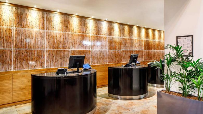 <b>Radisson Blu Hotel, Cardiff Lobby</b>. Images powered by <a href="https://iceportal.shijigroup.com/" title="IcePortal" target="_blank">IcePortal</a>.
