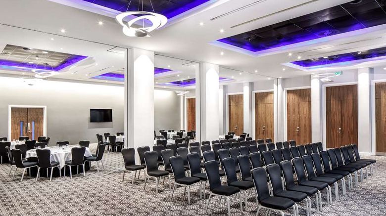 <b>Radisson Blu Hotel, Cardiff Meeting</b>. Images powered by <a href="https://iceportal.shijigroup.com/" title="IcePortal" target="_blank">IcePortal</a>.