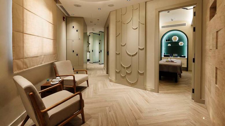 <b>Radisson Blu Hotel, Doha Health</b>. Images powered by <a href="https://iceportal.shijigroup.com/" title="IcePortal" target="_blank">IcePortal</a>.