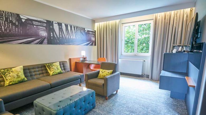 <b>Radisson Blu Hotel Dortmund Suite</b>. Images powered by <a href="https://iceportal.shijigroup.com/" title="IcePortal" target="_blank">IcePortal</a>.