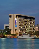 Radisson Blu Hotel, Dubai Deira Creek