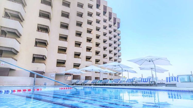Radisson Blu Hotel, Dubai Deira Creek Pool