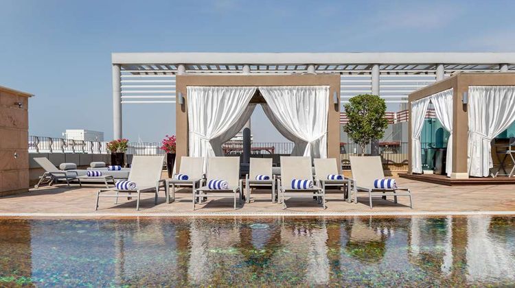 Radisson Blu Hotel, Dubai Media City Pool
