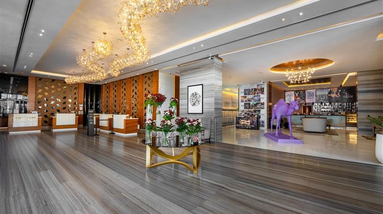 Radisson Blu Hotel, Dubai Waterfront Lobby