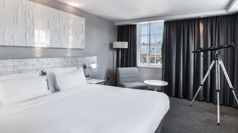 <b>Radisson Blu Hotel Edinburgh Suite</b>. Images powered by <a href="https://iceportal.shijigroup.com/" title="IcePortal" target="_blank">IcePortal</a>.