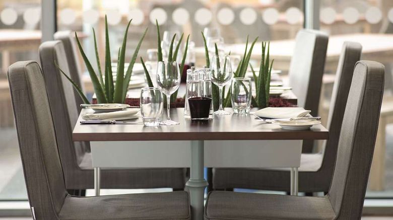 <b>Radisson Blu Hotel East Midlands Airport Restaurant</b>. Images powered by <a href="https://iceportal.shijigroup.com/" title="IcePortal" target="_blank">IcePortal</a>.