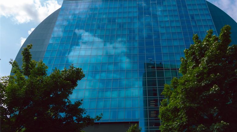 <b>Radisson Blu Hotel Frankfurt Exterior</b>. Images powered by <a href="https://iceportal.shijigroup.com/" title="IcePortal" target="_blank">IcePortal</a>.