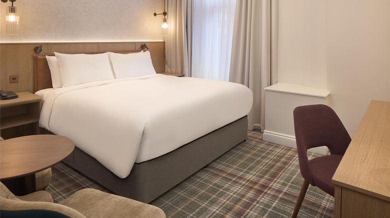 <b>Radisson Blu Hotel, London Euston Square Room</b>. Images powered by <a href="https://iceportal.shijigroup.com/" title="IcePortal" target="_blank">IcePortal</a>.