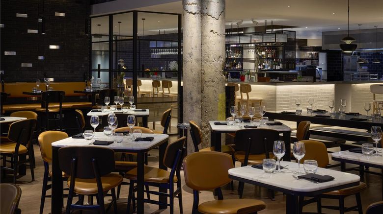 <b>Radisson Blu Hotel, London Leicester Squ Restaurant</b>. Images powered by <a href="https://iceportal.shijigroup.com/" title="IcePortal" target="_blank">IcePortal</a>.