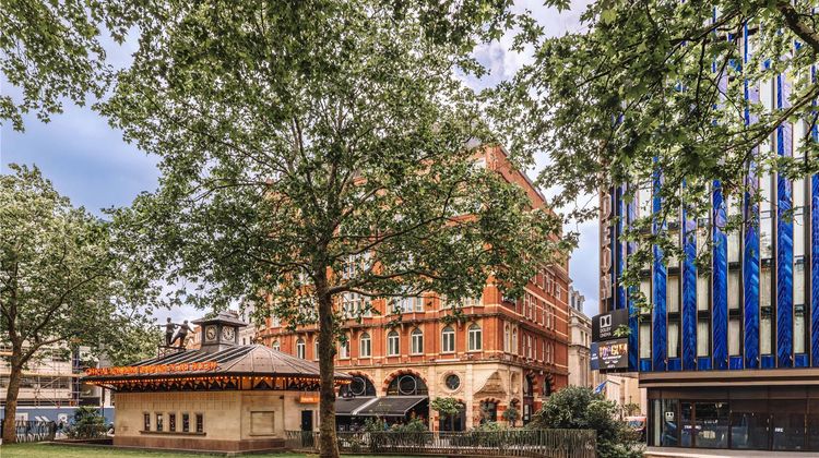 Radisson Blu Hotel, London Leicester Squ Exterior