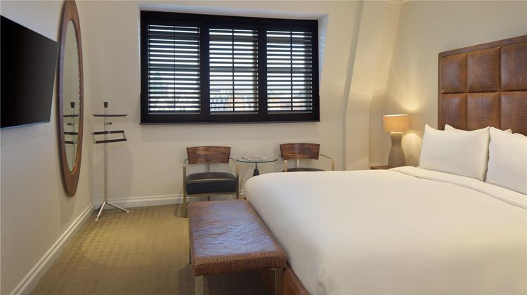 Radisson Blu Hotel, London Leicester Squ Suite