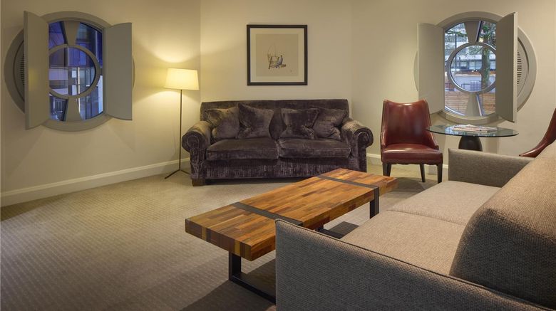 <b>Radisson Blu Hotel, London Leicester Squ Suite</b>. Images powered by <a href="https://iceportal.shijigroup.com/" title="IcePortal" target="_blank">IcePortal</a>.