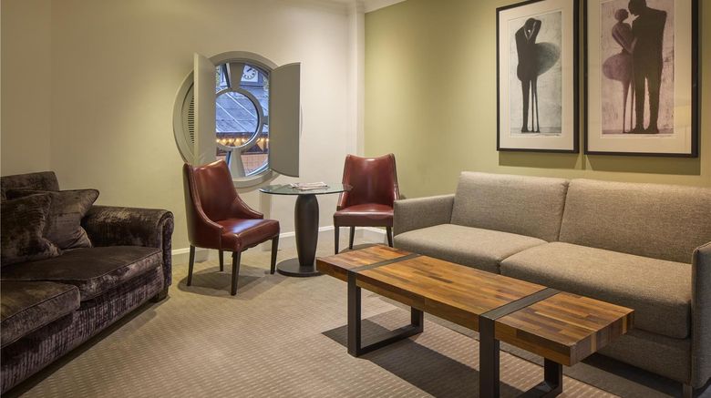 <b>Radisson Blu Hotel, London Leicester Squ Suite</b>. Images powered by <a href="https://iceportal.shijigroup.com/" title="IcePortal" target="_blank">IcePortal</a>.
