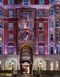 Radisson Blu Kenilworth Hotel, London