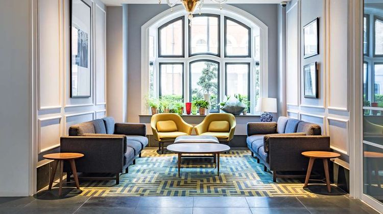Radisson Blu Bloomsbury Street Hotel Lobby