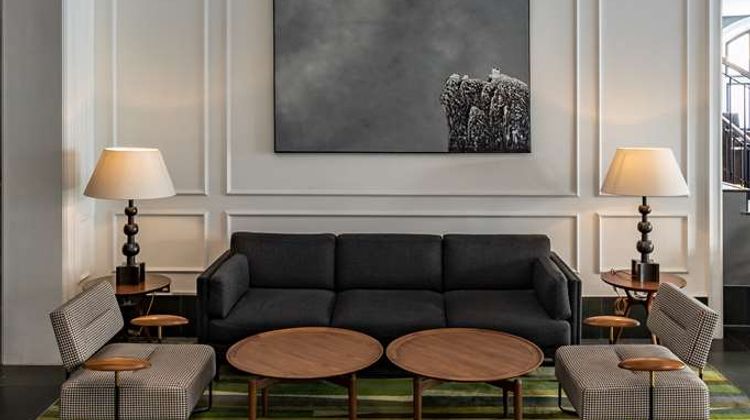 Radisson Blu Bloomsbury Street Hotel Lobby