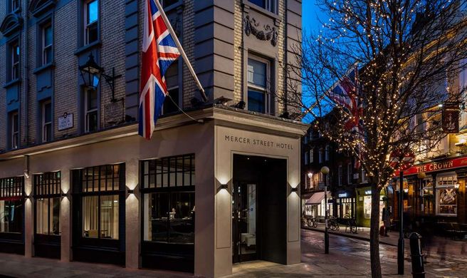 Radisson Blu Hotel, London Mercer Street Exterior