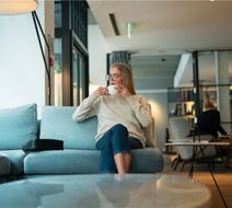 Radisson Blu Hotel, London Mercer Street Lobby