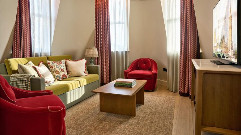 <b>Radisson Blu Hotel, London Mercer Street Suite</b>. Images powered by <a href="https://iceportal.shijigroup.com/" title="IcePortal" target="_blank">IcePortal</a>.
