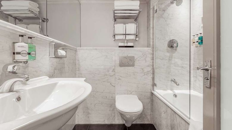 <b>Radisson Blu Hotel, London Marble Arch Suite</b>. Images powered by <a href="https://iceportal.shijigroup.com/" title="IcePortal" target="_blank">IcePortal</a>.