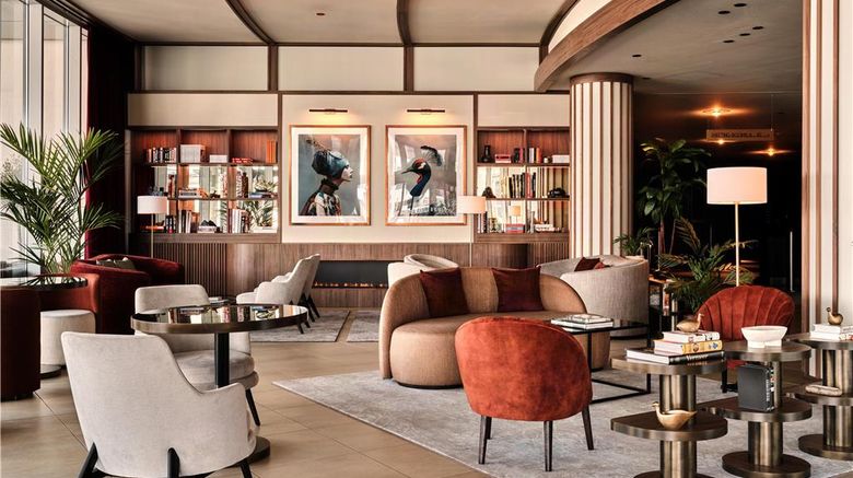 <b>Radisson Blu Hotel, Hamburg Airport Lobby</b>. Images powered by <a href="https://iceportal.shijigroup.com/" title="IcePortal" target="_blank">IcePortal</a>.