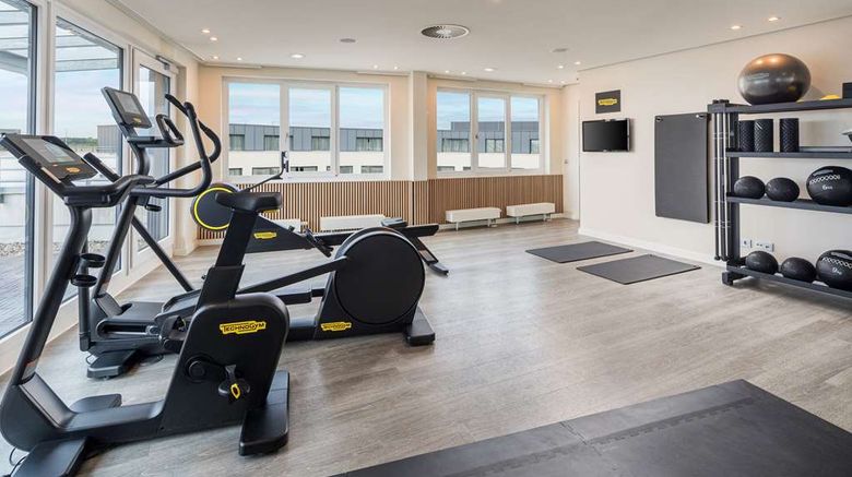 <b>Radisson Blu Hotel, Hamburg Airport Health</b>. Images powered by <a href="https://iceportal.shijigroup.com/" title="IcePortal" target="_blank">IcePortal</a>.