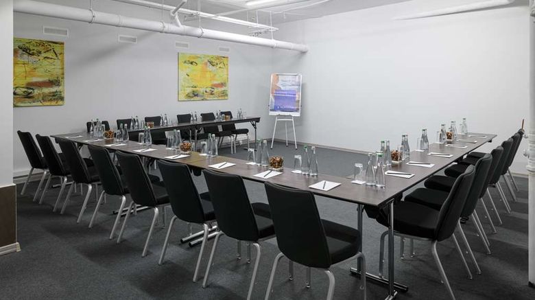 <b>Radisson Blu Hotel Podil City Centre Meeting</b>. Images powered by <a href="https://iceportal.shijigroup.com/" title="IcePortal" target="_blank">IcePortal</a>.