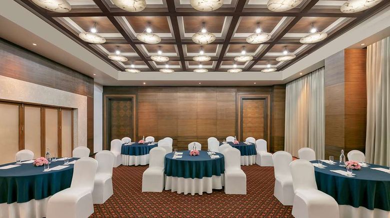 <b>Radisson Blu Hotel Ahmedabad Meeting</b>. Images powered by <a href="https://iceportal.shijigroup.com/" title="IcePortal" target="_blank">IcePortal</a>.
